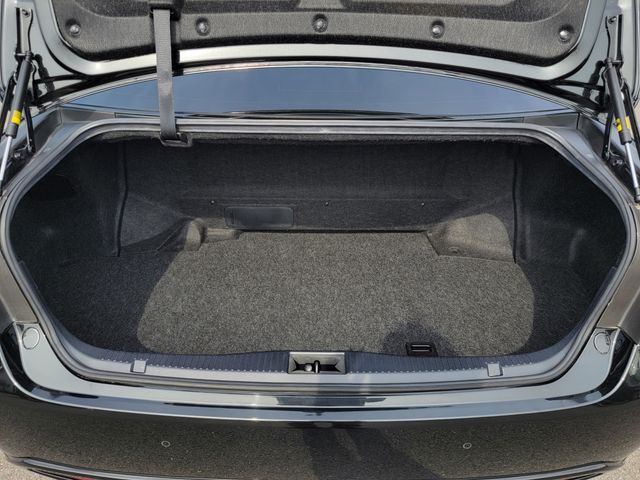 TOYOTA CROWN SEDAN HYBRID 2017 Image 31