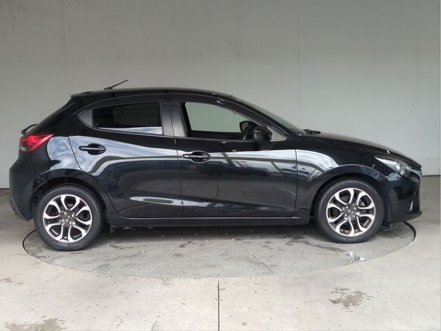 MAZDA DEMIO 2014 Image 31