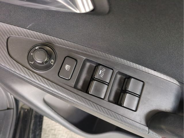 MAZDA DEMIO 2014 Image 31