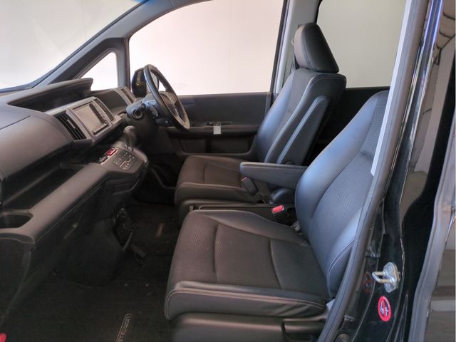 HONDA STEPWAGON SPADA 2013 Image 31