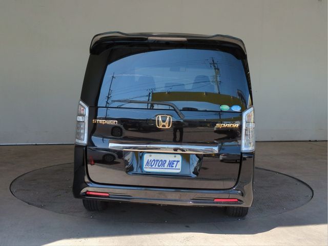 HONDA STEPWAGON SPADA 2013 Image 31