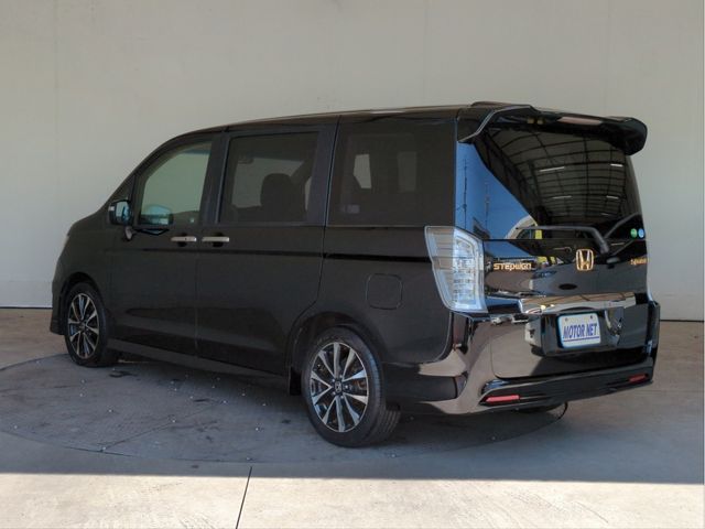 HONDA STEPWAGON SPADA 2013 Image 31