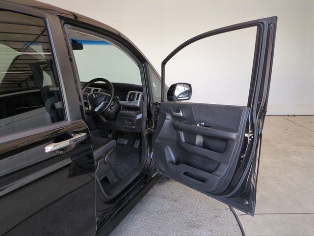 HONDA STEPWAGON SPADA 2013 Image 31