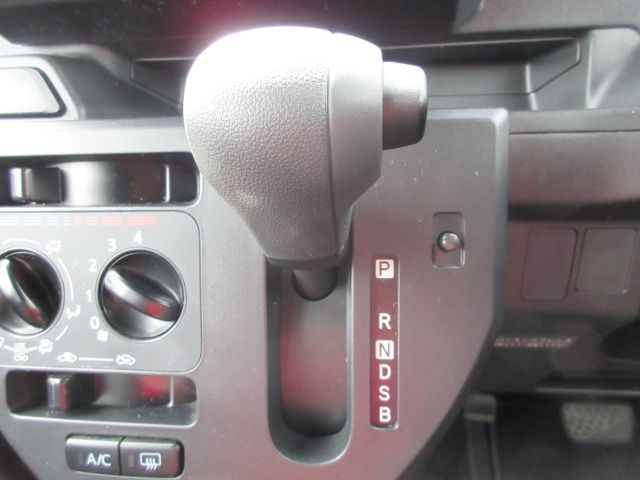 DAIHATSU WAKE 2016 Image 31