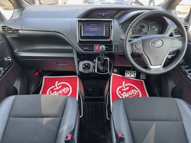 TOYOTA NOAH 2018 Image 31