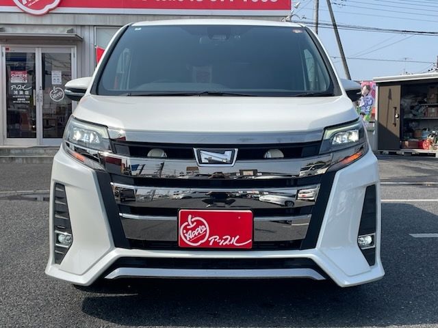 TOYOTA NOAH 2018 Image 31