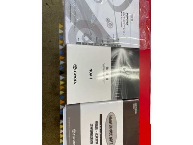 TOYOTA NOAH 2018 Image 31