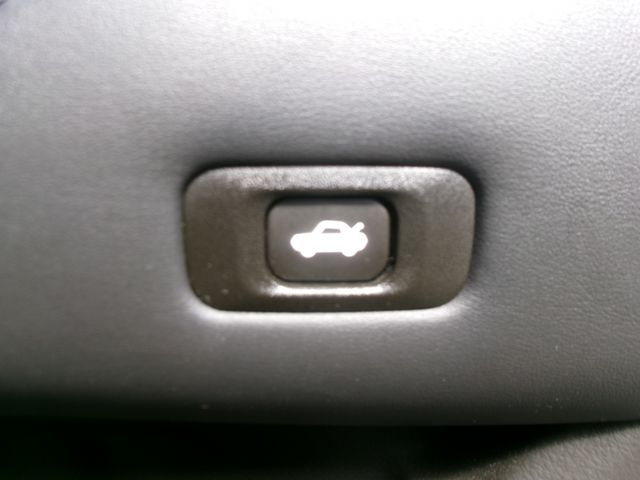 TOYOTA CROWN SEDAN 2009 Image 31