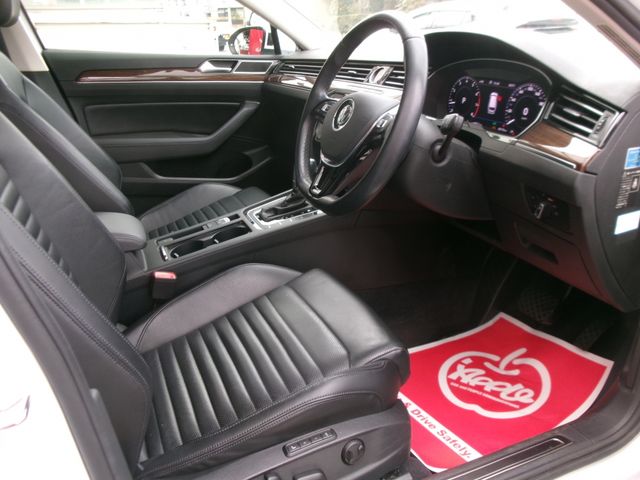 VOLKSWAGEN PASSAT VA 2018 Image 31