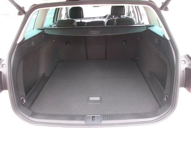 VOLKSWAGEN PASSAT VA 2018 Image 31