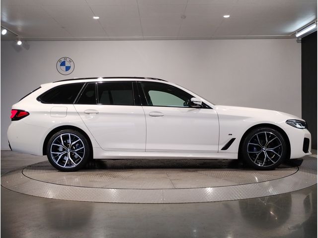 BMW 5SERIES TOURING 2021 Image 31