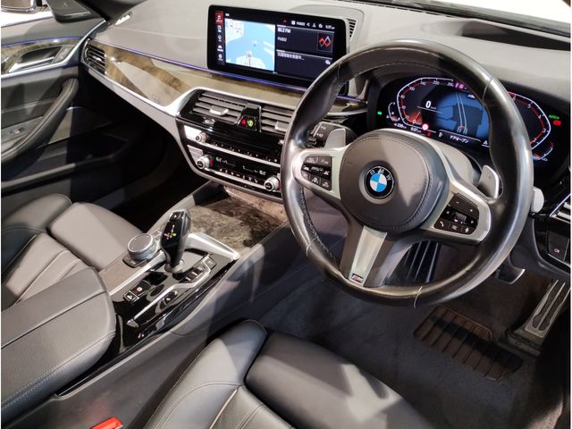 BMW 5SERIES TOURING 2021 Image 31