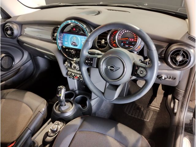 BMW MINI ONE 2023 Image 31