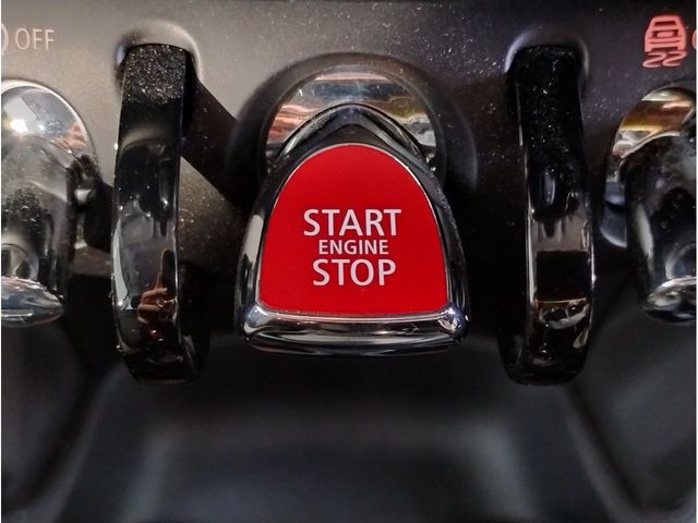 BMW MINI ONE 2023 Image 31