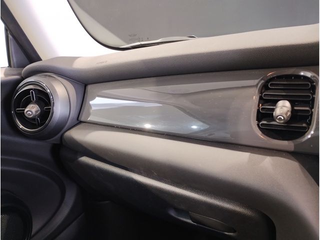 BMW MINI ONE 2023 Image 31