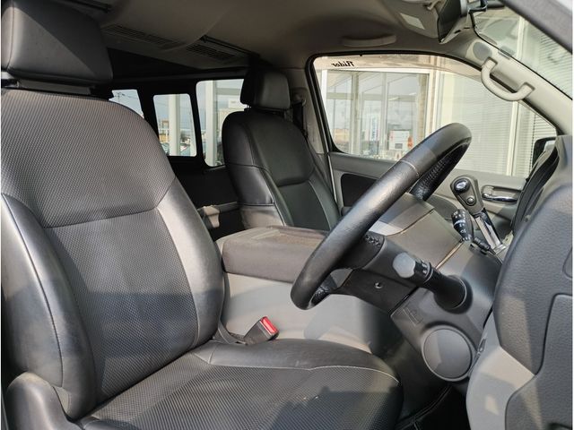 NISSAN NV350 CARAVAN 4WD 2013 Image 31