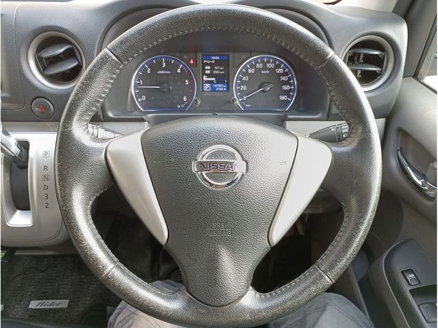 NISSAN NV350 CARAVAN 4WD 2013 Image 31