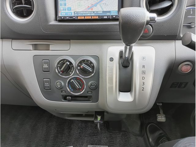 NISSAN NV350 CARAVAN 4WD 2013 Image 31