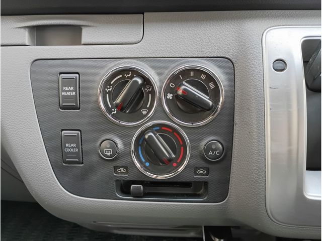 NISSAN NV350 CARAVAN 4WD 2013 Image 31