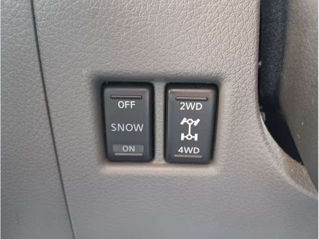 NISSAN NV350 CARAVAN 4WD 2013 Image 31