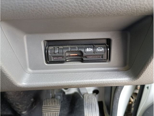 NISSAN NV350 CARAVAN 4WD 2013 Image 31