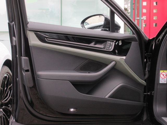 PORSCHE PANAMERA 2025 Image 31