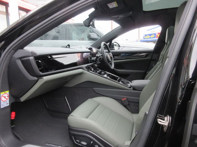 PORSCHE PANAMERA 2025 Image 31