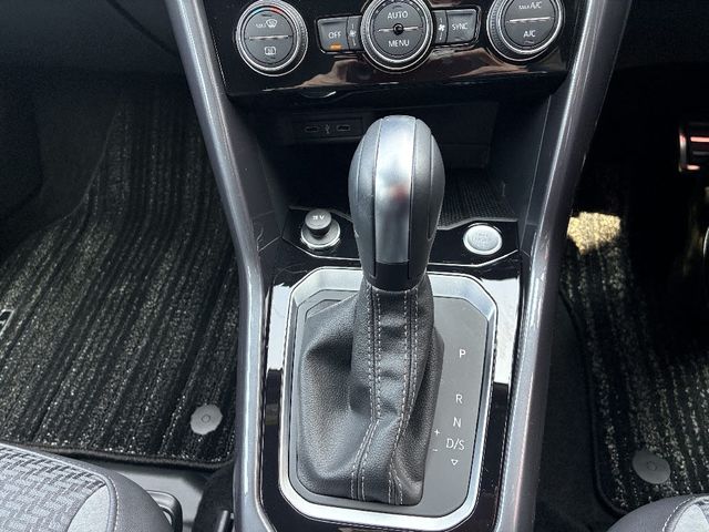 VOLKSWAGEN T-ROC 2021 Image 31