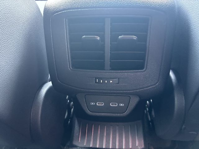 VOLKSWAGEN T-ROC 2021 Image 31