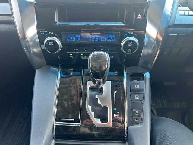 TOYOTA VELLFIRE 2015 Image 31