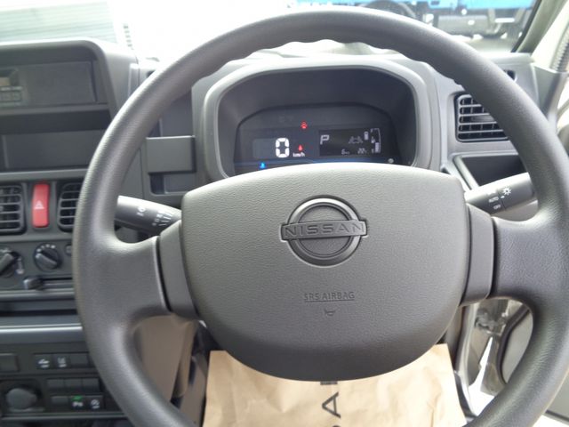 NISSAN CLIPPER TRUCK 2026 Image 31