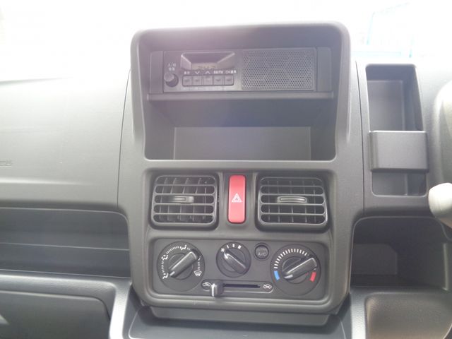 NISSAN CLIPPER TRUCK 2026 Image 31