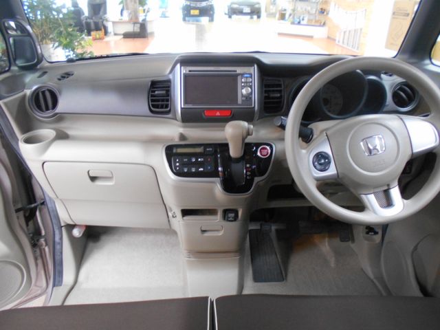 HONDA N BOX 2013 Image 31