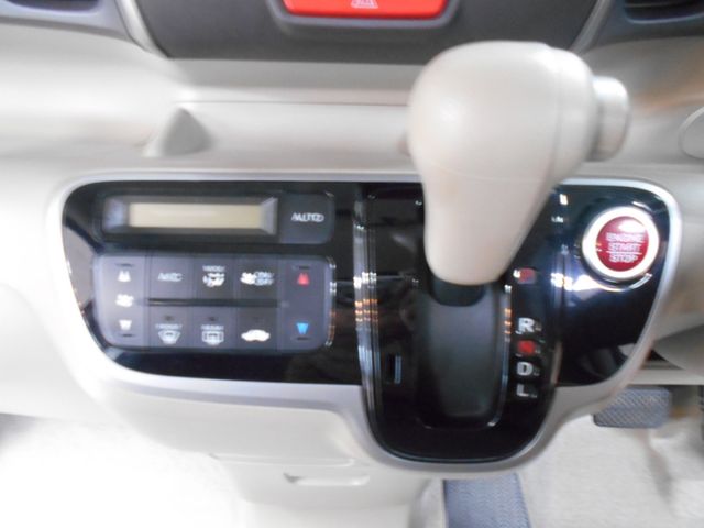 HONDA N BOX 2013 Image 31