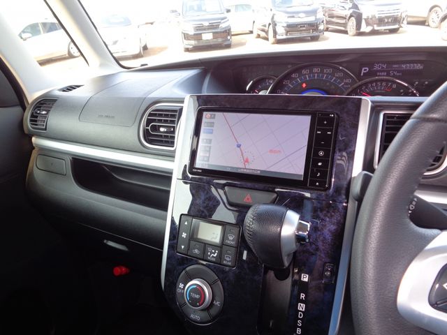 DAIHATSU TANTO CUSTOM 4WD 2016 Image 31