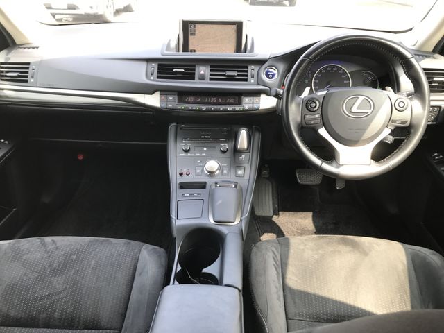 TOYOTA LEXUS CT200H 2017 Image 31