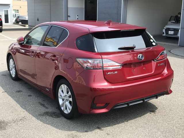 TOYOTA LEXUS CT200H 2017 Image 31