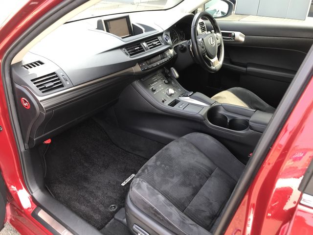 TOYOTA LEXUS CT200H 2017 Image 31