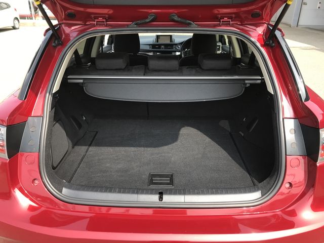 TOYOTA LEXUS CT200H 2017 Image 31