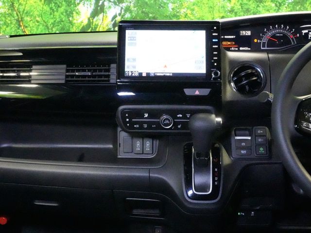 HONDA N BOX CUSTOM 2022 Image 31