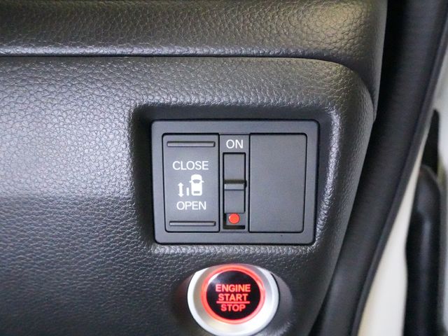 HONDA N BOX CUSTOM 2022 Image 31