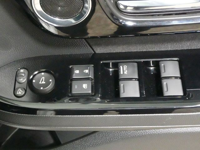 HONDA N BOX CUSTOM 2022 Image 31