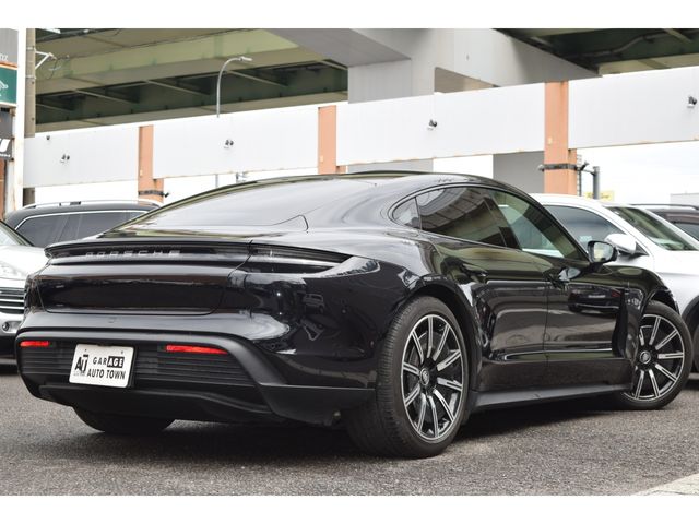 PORSCHE TAYCAN 2023 Image 31