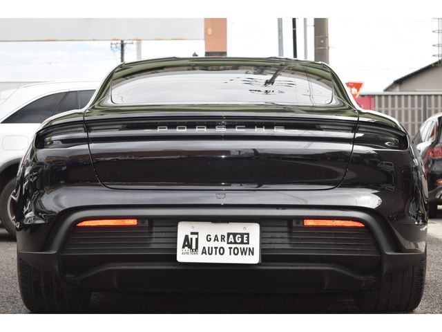 PORSCHE TAYCAN 2023 Image 31