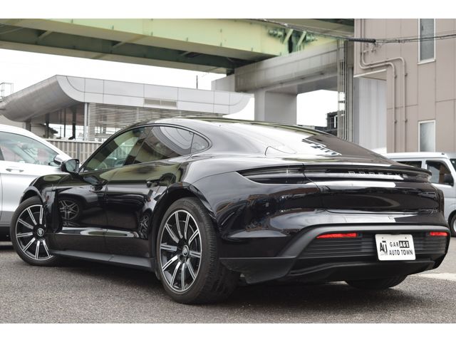 PORSCHE TAYCAN 2023 Image 31