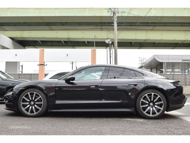 PORSCHE TAYCAN 2023 Image 31