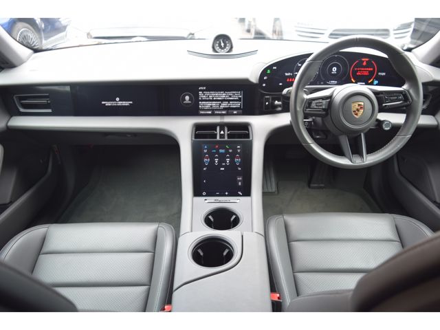 PORSCHE TAYCAN 2023 Image 31