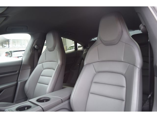 PORSCHE TAYCAN 2023 Image 31