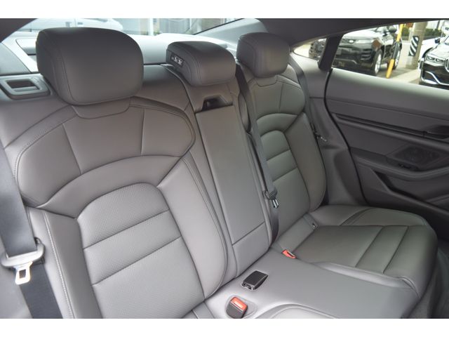 PORSCHE TAYCAN 2023 Image 31