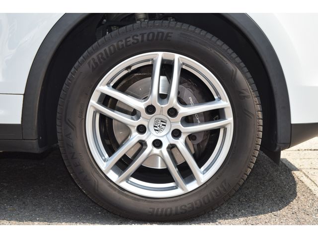 PORSCHE CAYENNE 2016 Image 31